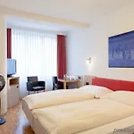 Coronado 3*