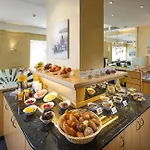 Hotel Coronado 3*