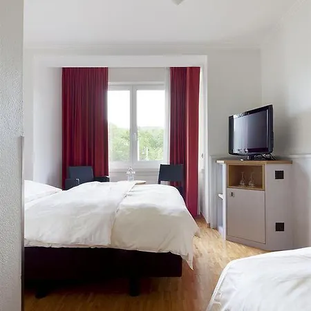 Coronado 3*