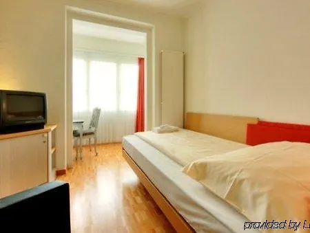 Coronado 3*
