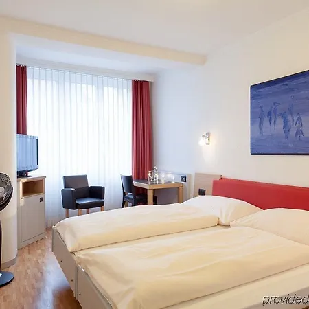 Coronado 3*
